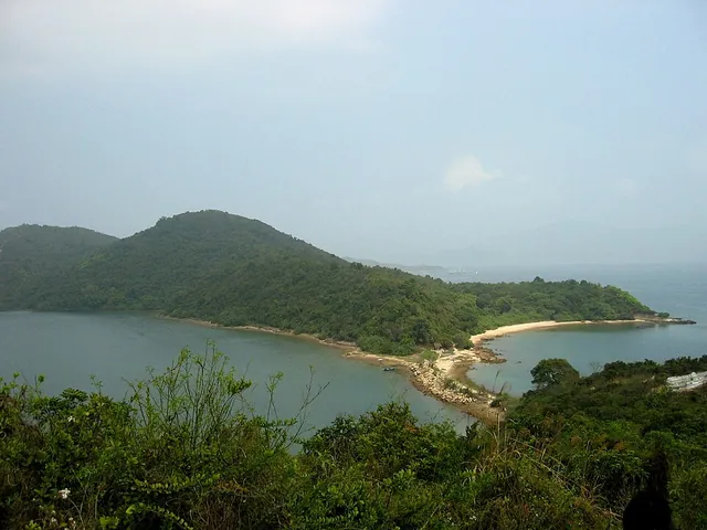 Ma Shi Chau and its tombolo