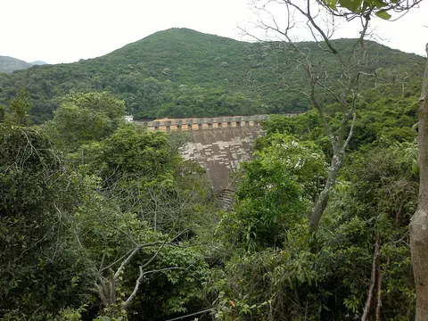 Aberdeen Lower Reservoir dam, near the wheelchair trail