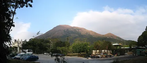 從昂坪望彌勒山